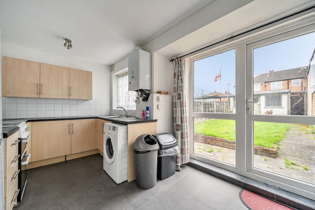 Property photo 2 of 12 1430716-12-69B3F6...