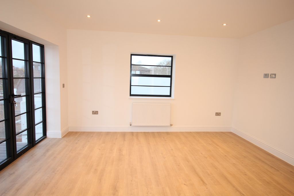 Property photo 3 of 16 Img_0523