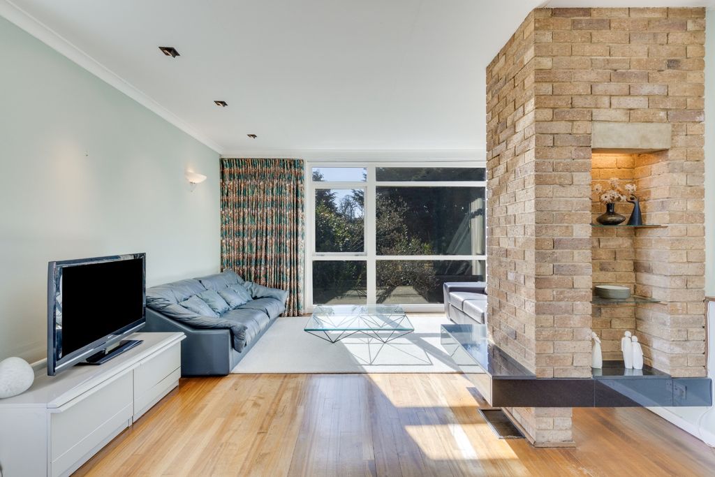 Property photo 3 of 18 31115710