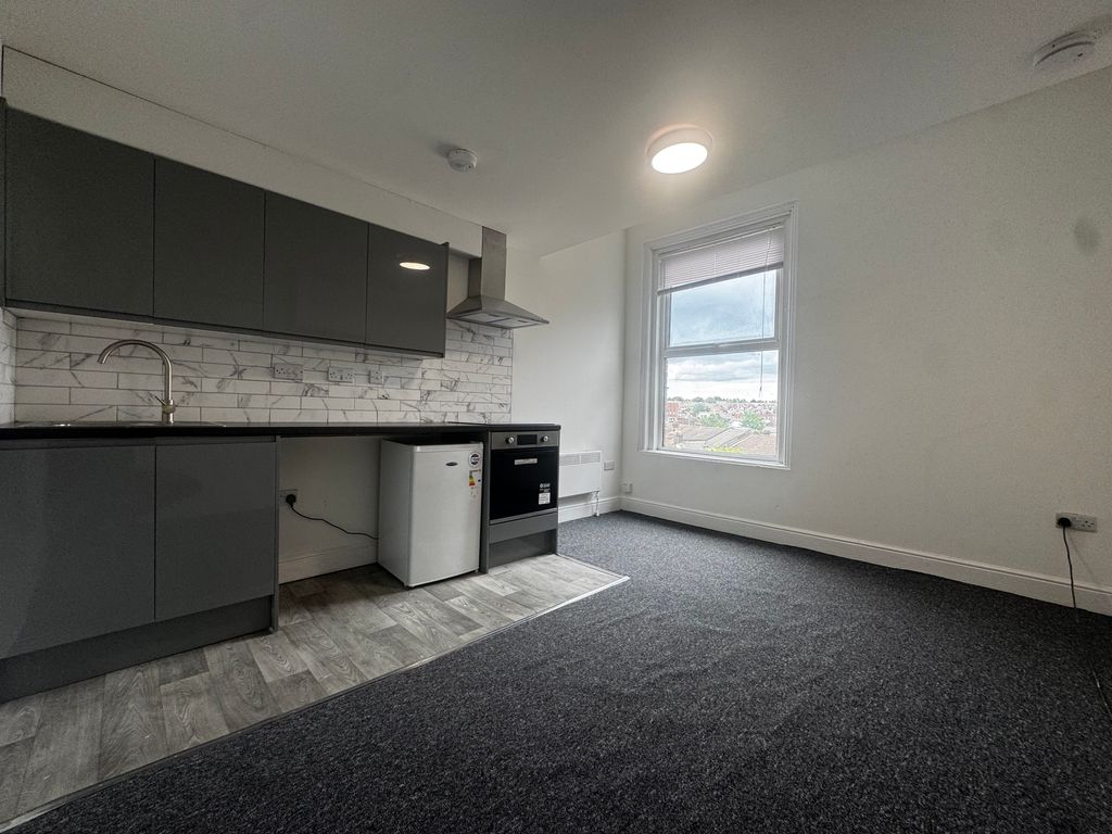 Property photo 1 of 3