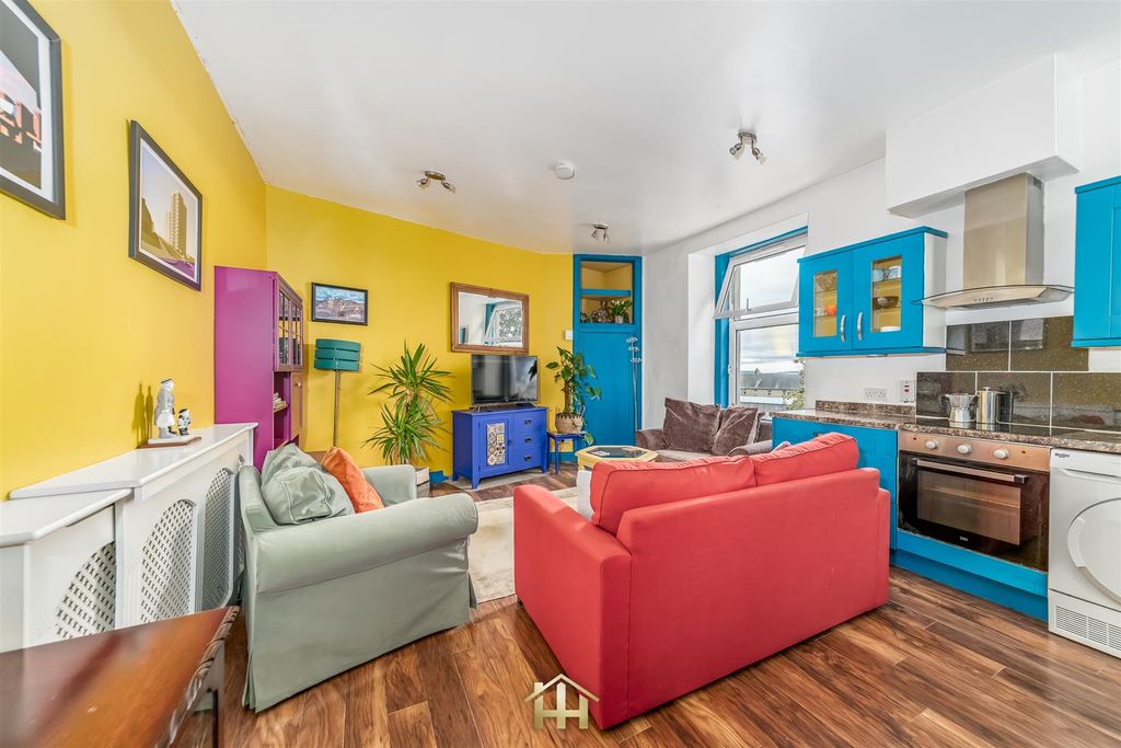 Property photo 3 of 16 1-R 28 Clepington Road 230726 Edit (15 Of 23).Jpg