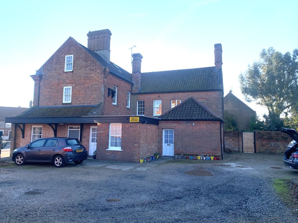 Property photo 1 of 6