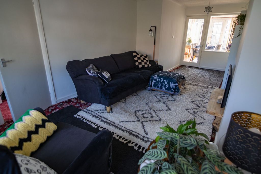 Property photo 2 of 18 Living Room