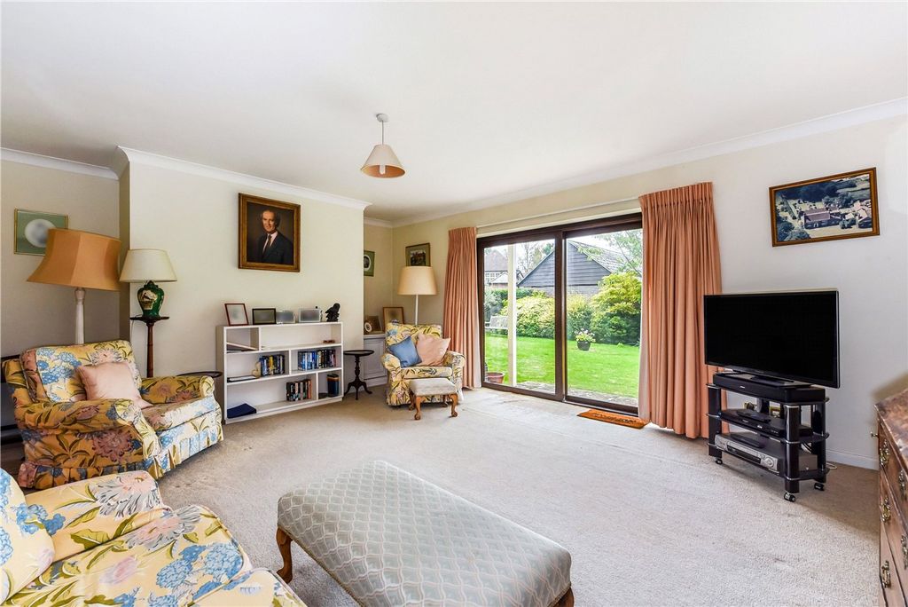 Property photo 2 of 18 Picture No. 11