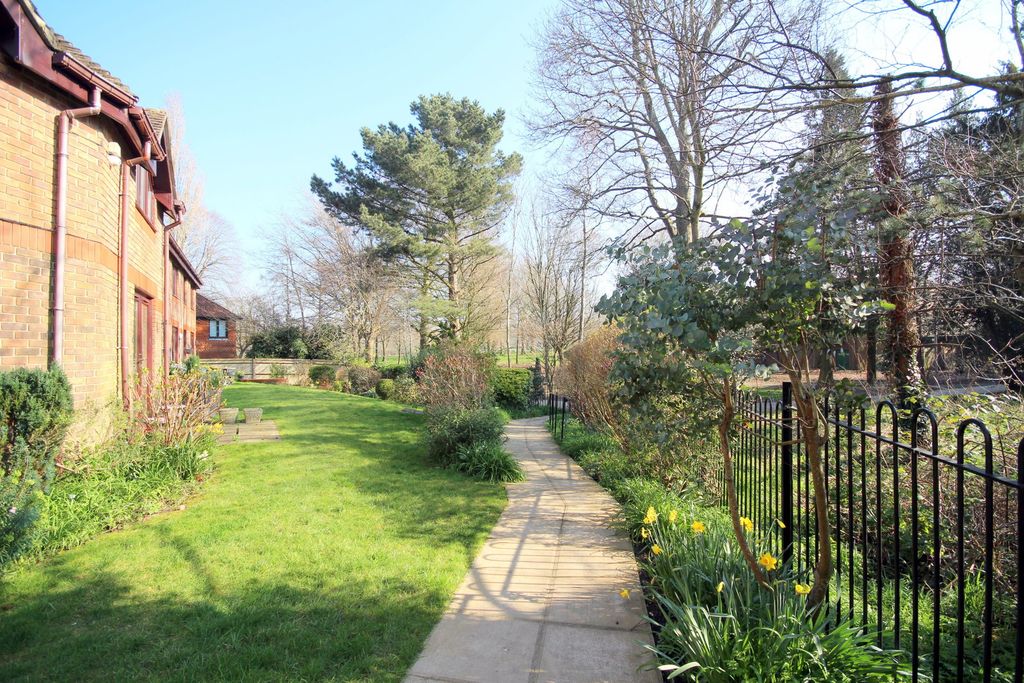 Property photo 2 of 10