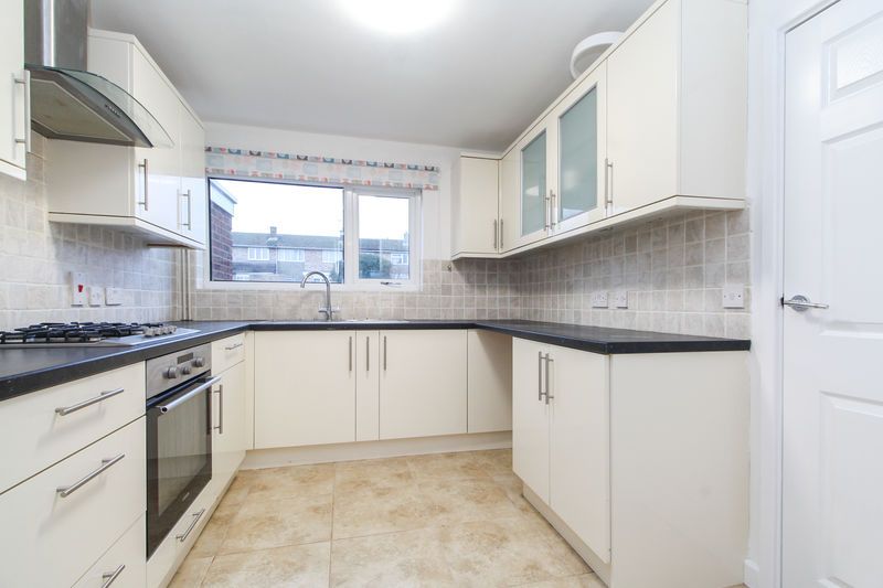 Property photo 3 of 14 Kitchen