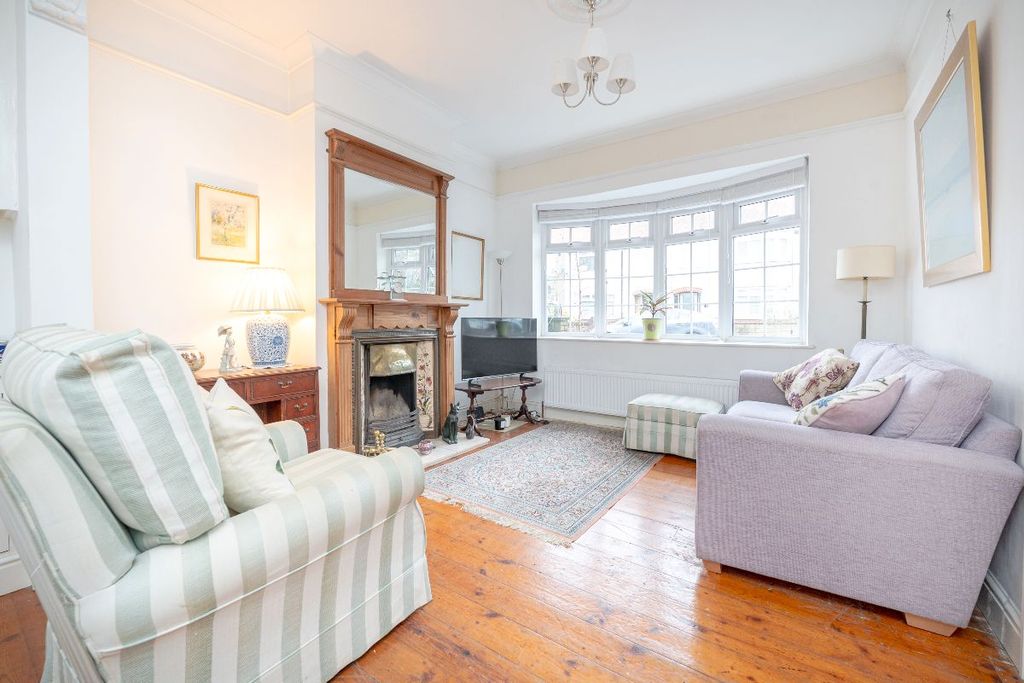 Property photo 3 of 19