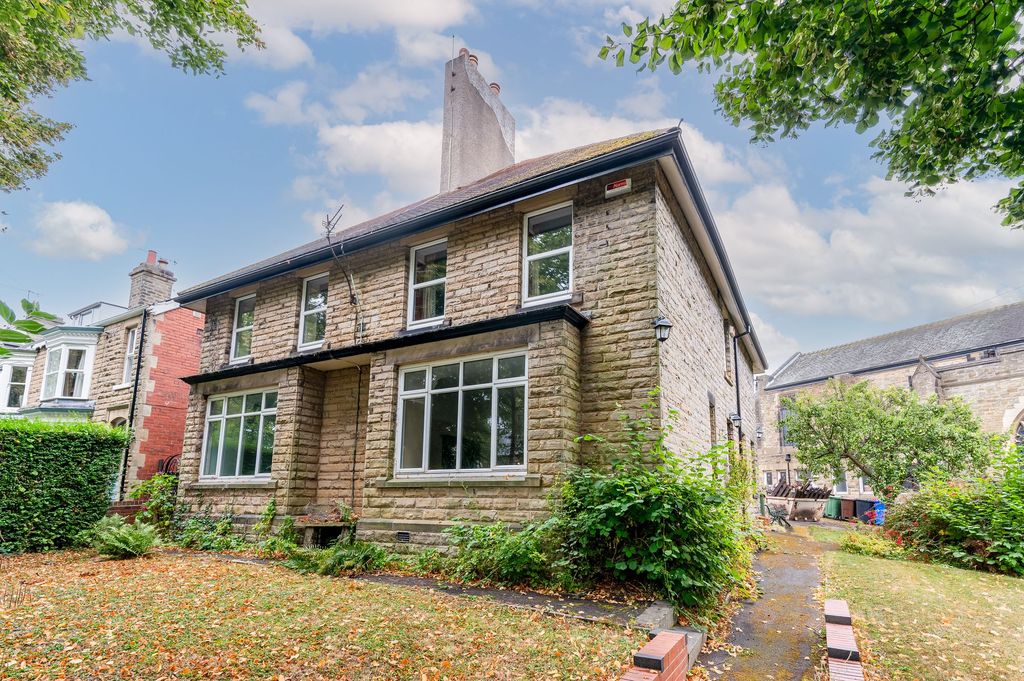 Property photo 1 of 41