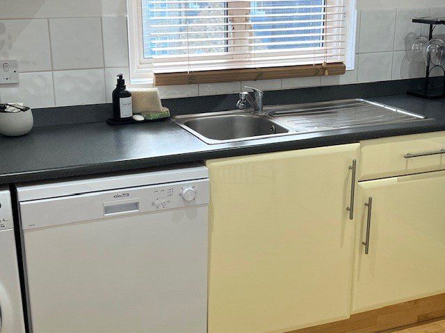 Property photo 2 of 4 Kitchen