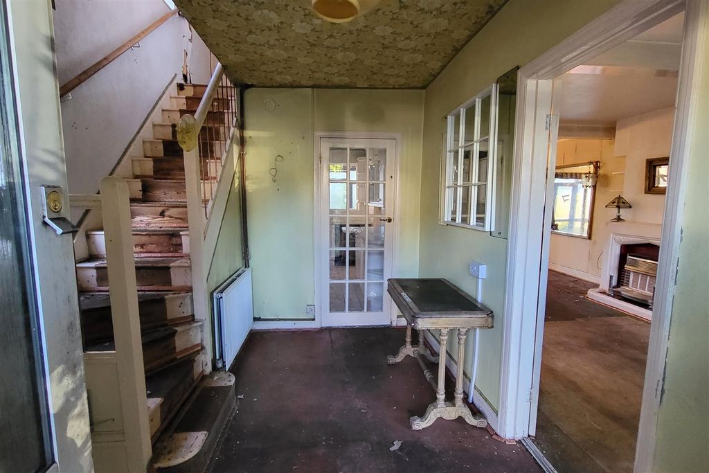 Property photo 1 of 14 Entrance Hall