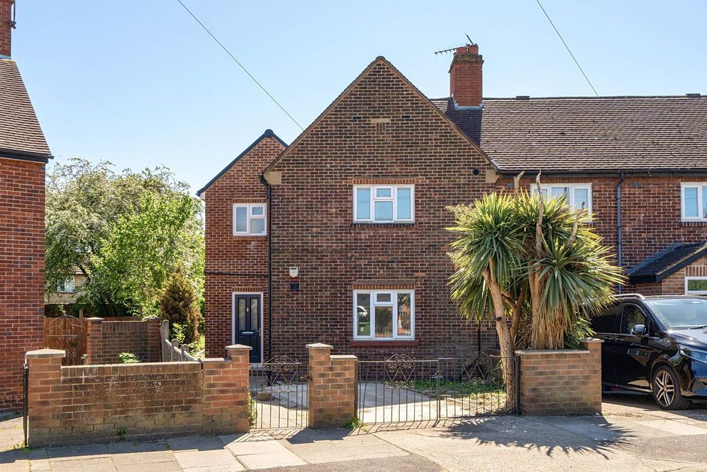 Property photo 2 of 23