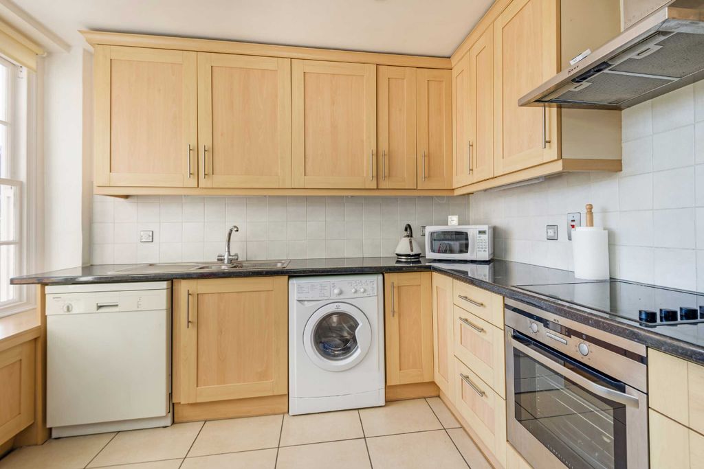 Property photo 3 of 11 Photo