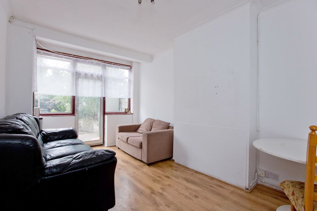 Property photo 2 of 5
