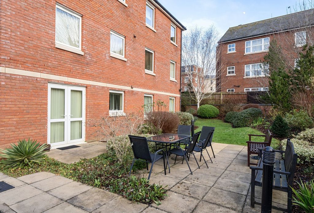 Property photo 2 of 14 1401844-16-697A41...