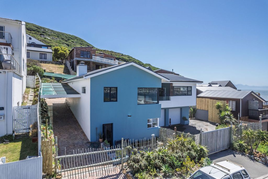 Property photo 3 of 38 Fh1722679