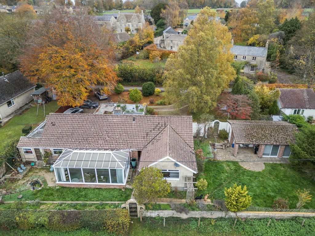 Property photo 2 of 33