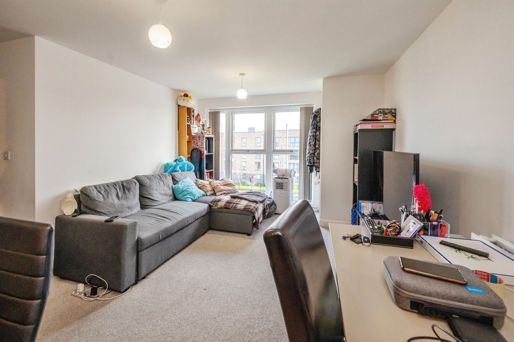 Property photo 3 of 13