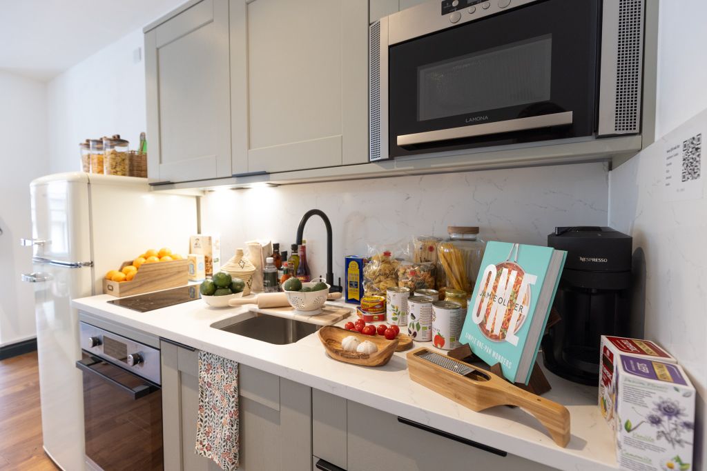 Property photo 2 of 19 Kitchen