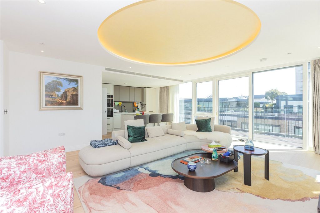 Property photo 1 of 33 Picture No. 15