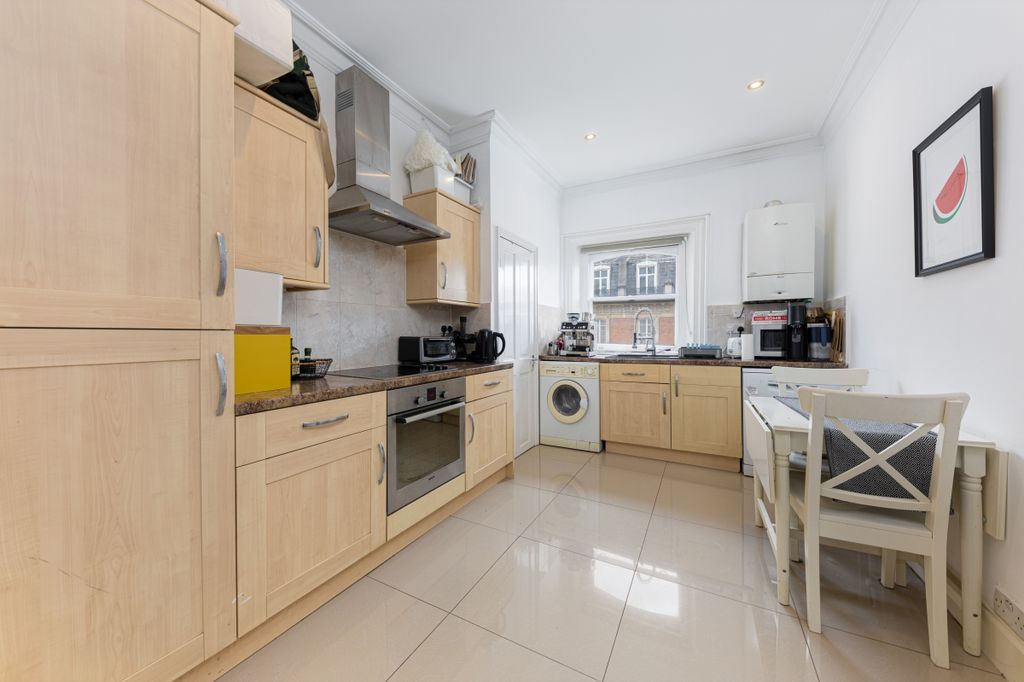 Property photo 3 of 7