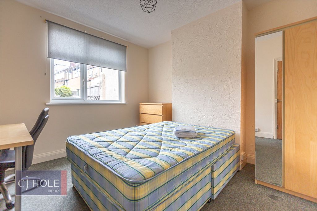 Property photo 3 of 23 Picture No. 17