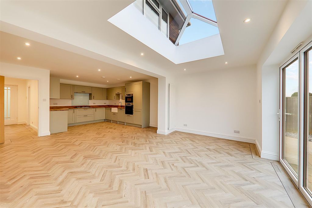 Property photo 3 of 23 Img_7779-Img_7781.Jpg