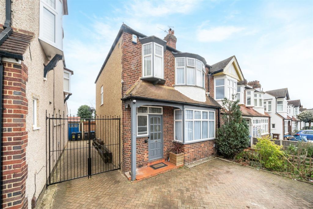 Property photo 1 of 10 External