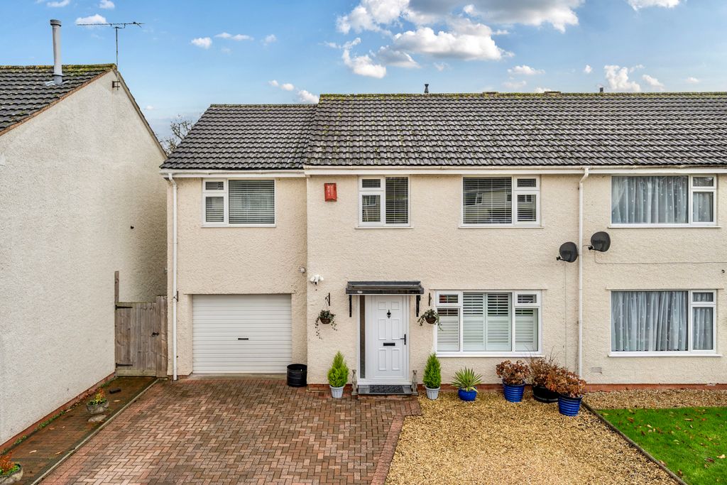 Property photo 1 of 21 .