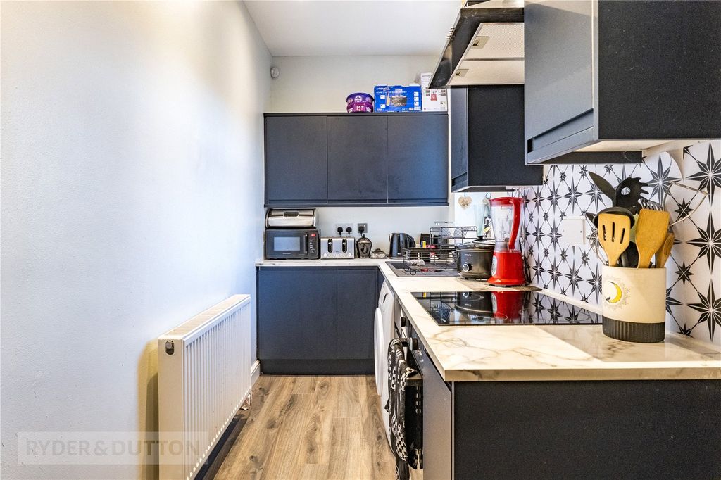 Property photo 2 of 15 Kitchen