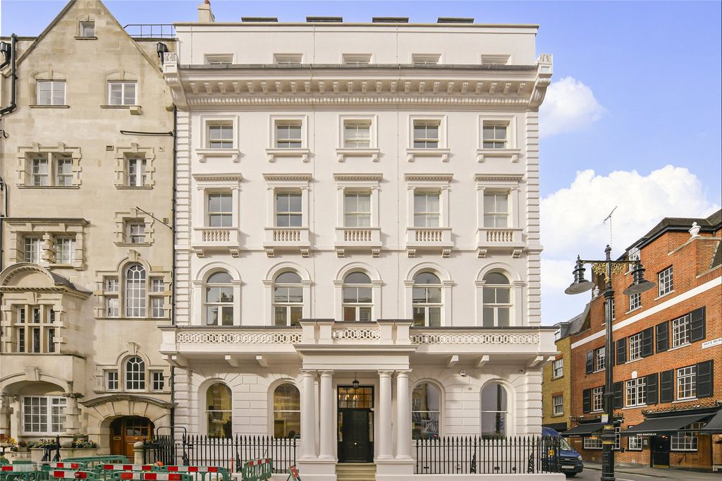 Property photo 2 of 18 Exterior