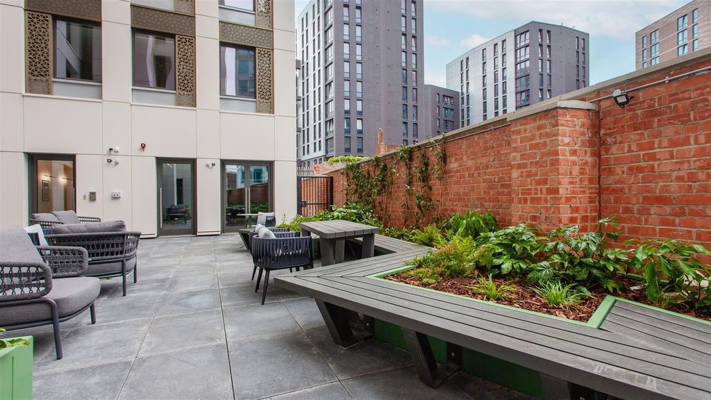 Property photo 3 of 23