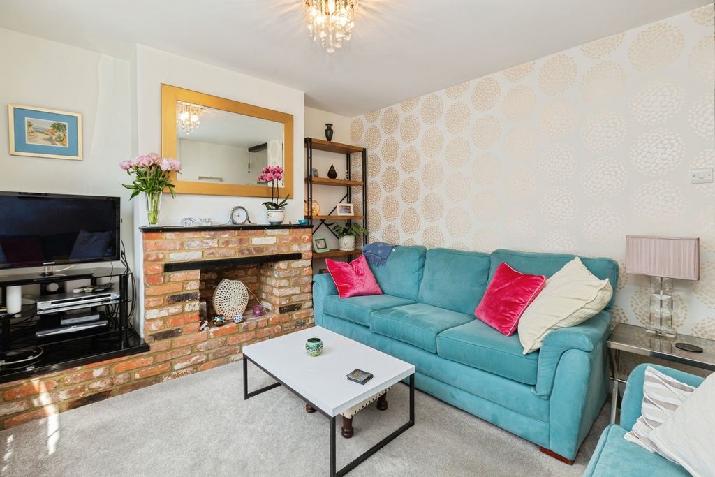 Property photo 2 of 16 Photo