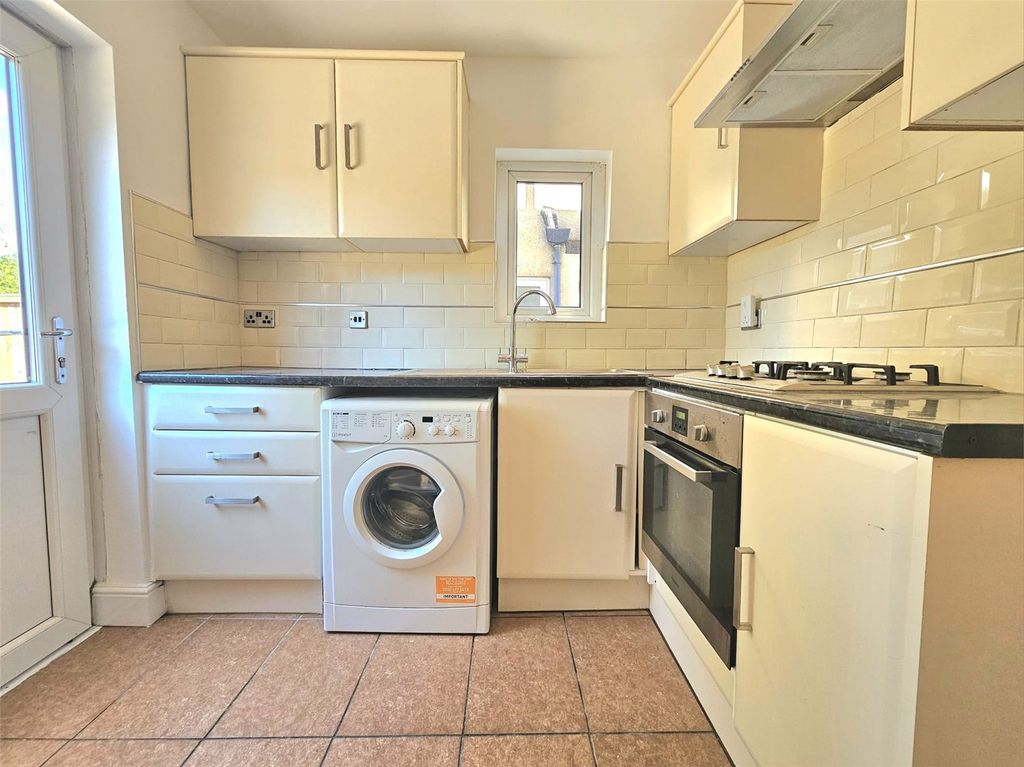 Property photo 3 of 7 Picture No. 01