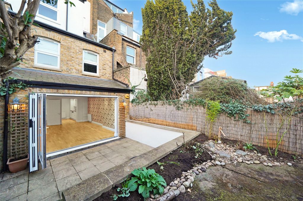 Property photo 1 of 18 Picture No. 22