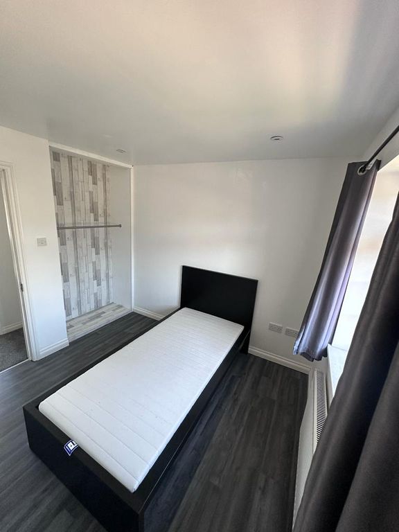 Property photo 3 of 7 Gallery