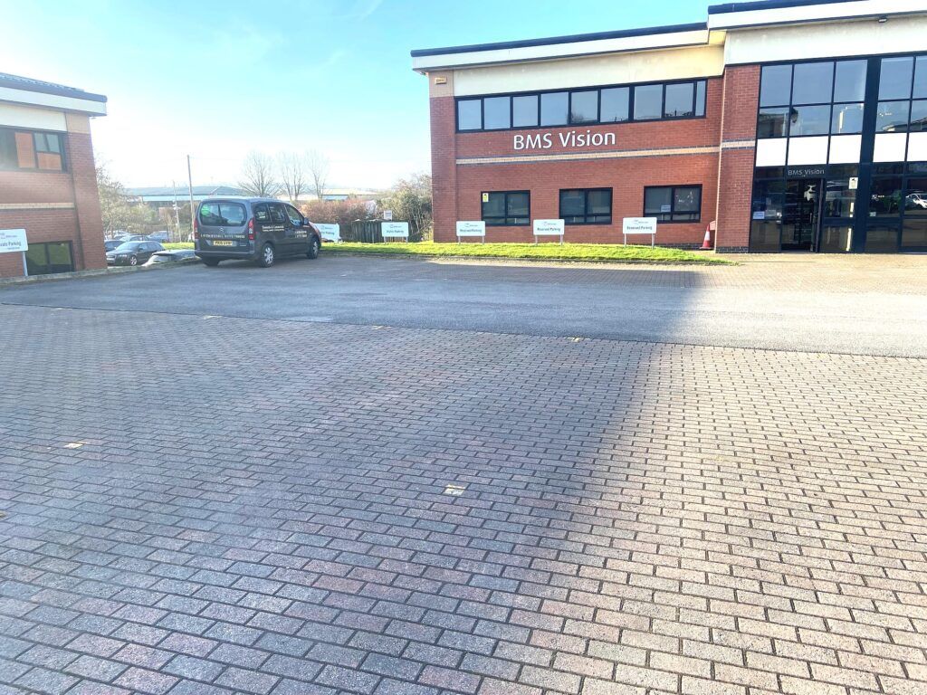 Property photo 1 of 8