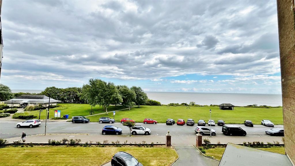 Additional image 12 of 2 bed flat for saleFrinton Court, The Esplanade, Frinton-On-Sea CO13