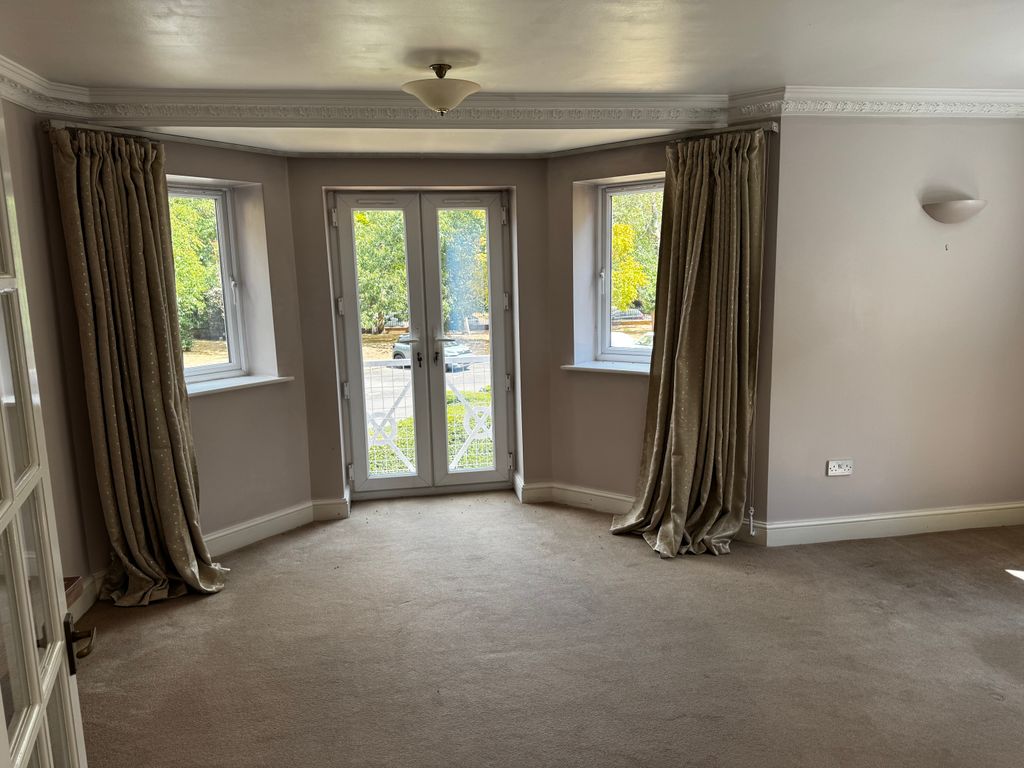 Property photo 3 of 9
