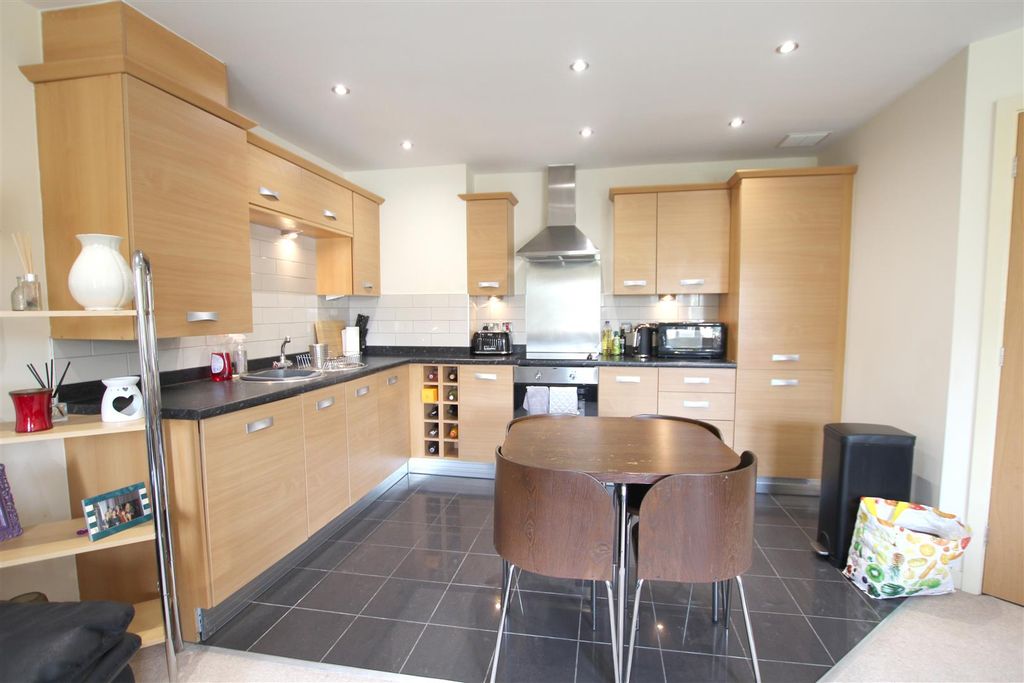 Property photo 2 of 13
