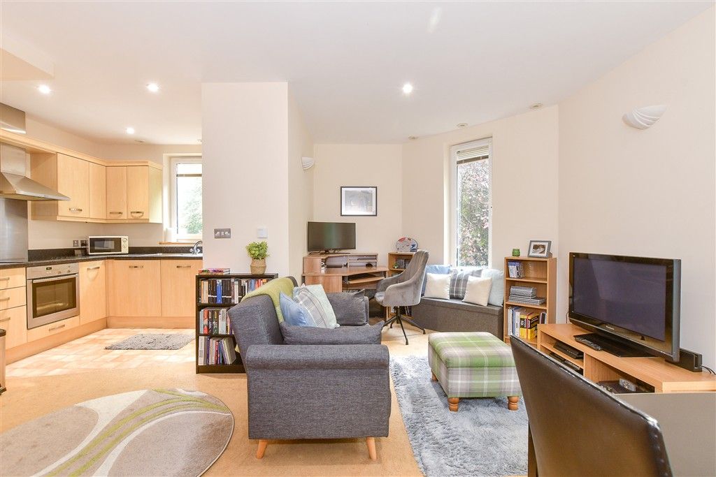 Property photo 2 of 9 Lounge/Diner