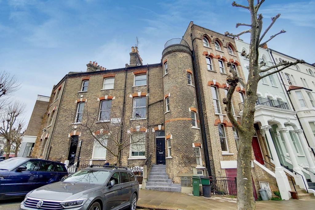 Property photo 1 of 11