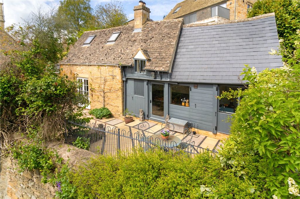Property photo 1 of 18 Balhatchets