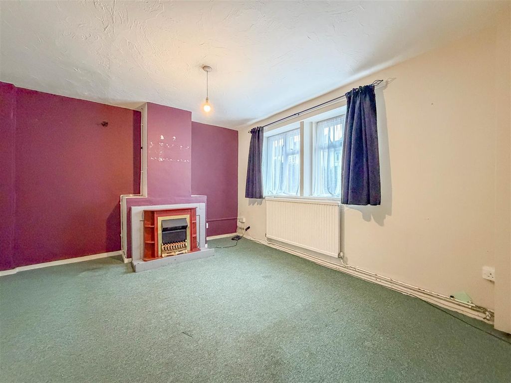 Property photo 2 of 12 Image00006.Jpg