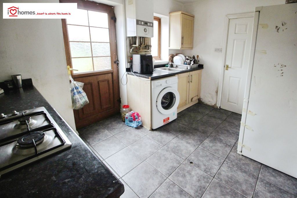 Property photo 3 of 7 Photo 4