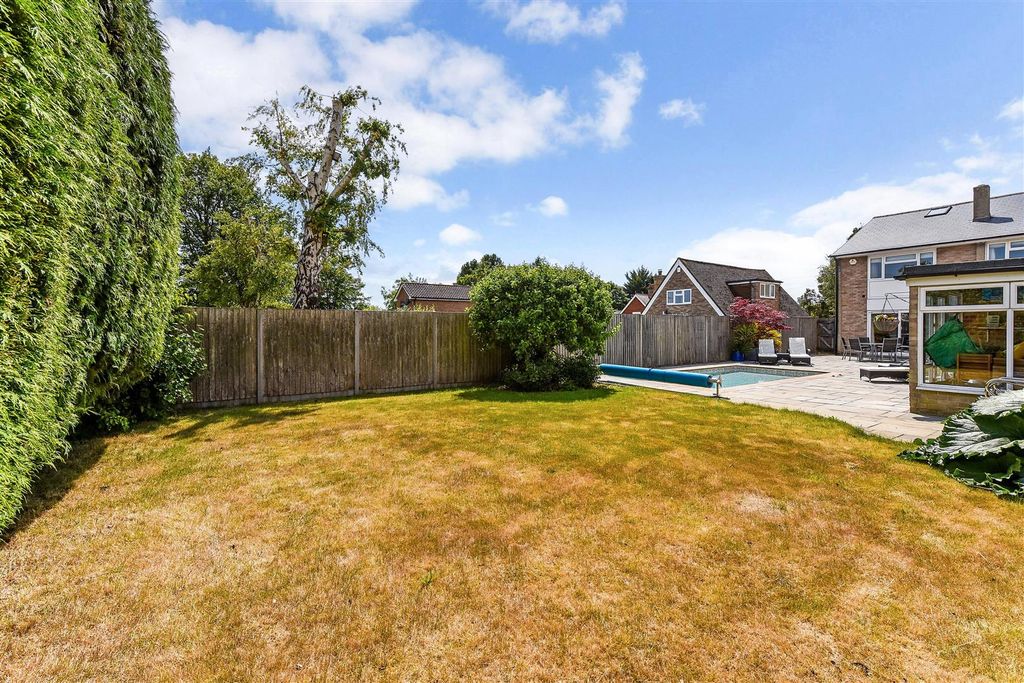 Property photo 3 of 25 Ph38_5994347.Jpg