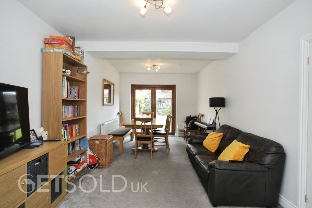 Property photo 3 of 10 Photo 7