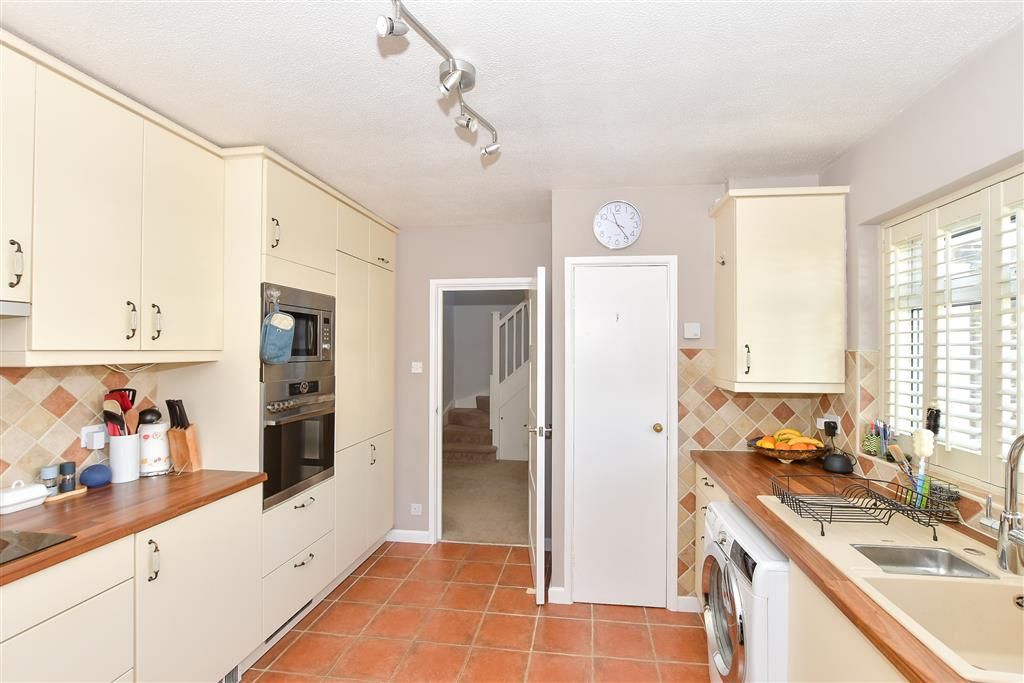Property photo 2 of 14 Kitchen