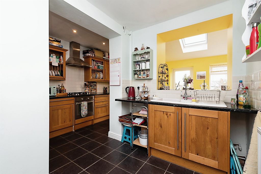 Property photo 3 of 16