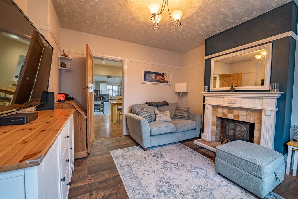 Property photo 3 of 23