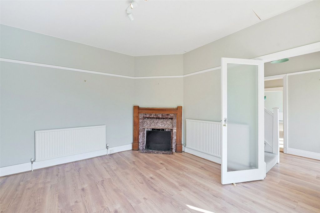 Property photo 3 of 16 Sitting Room